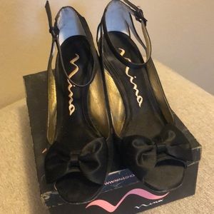 Nina peep toe pump size 8.5 black